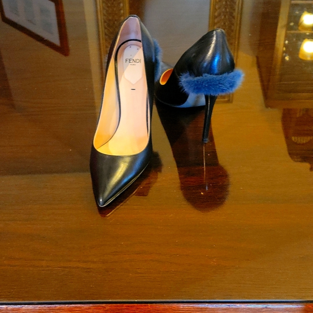 Stilettos Fendi shoes